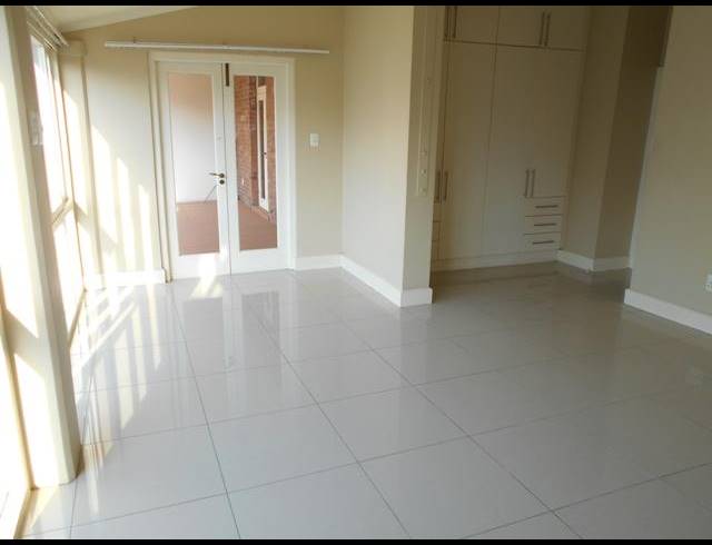 2 BEDROOM APARTMENT TO LET IN POINT WATERFRONT